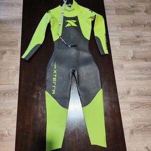 XTERRA Women’s Full-Body Wetsuit in Neon Green & Black